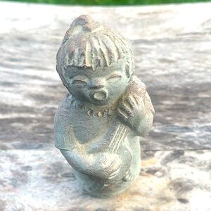 Isabel Bloom angel statue ukulele